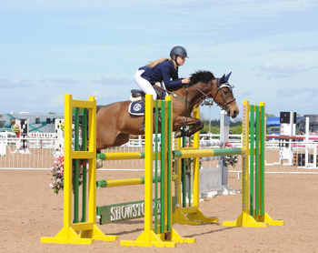 Essex’s Eloise Squibb claims The Stable Company HOYS 138cms Qualifier at Arena UK